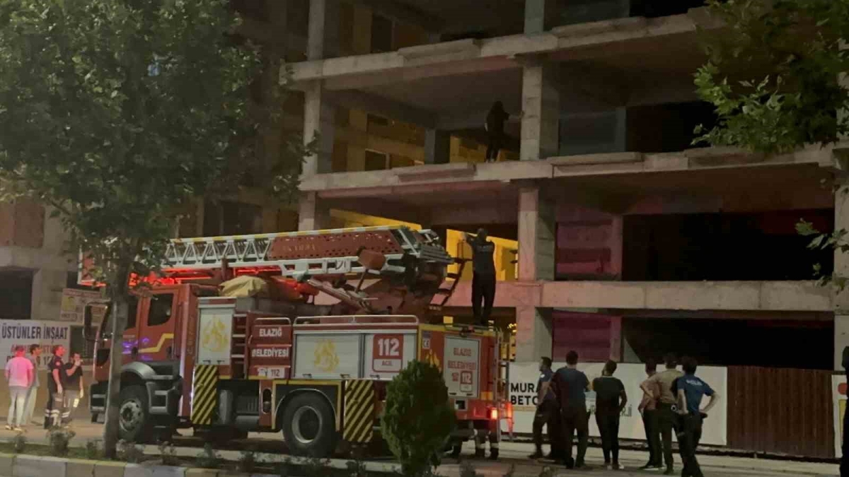 İntihara kalkışan kızı itfaiye amiri kurtardı
