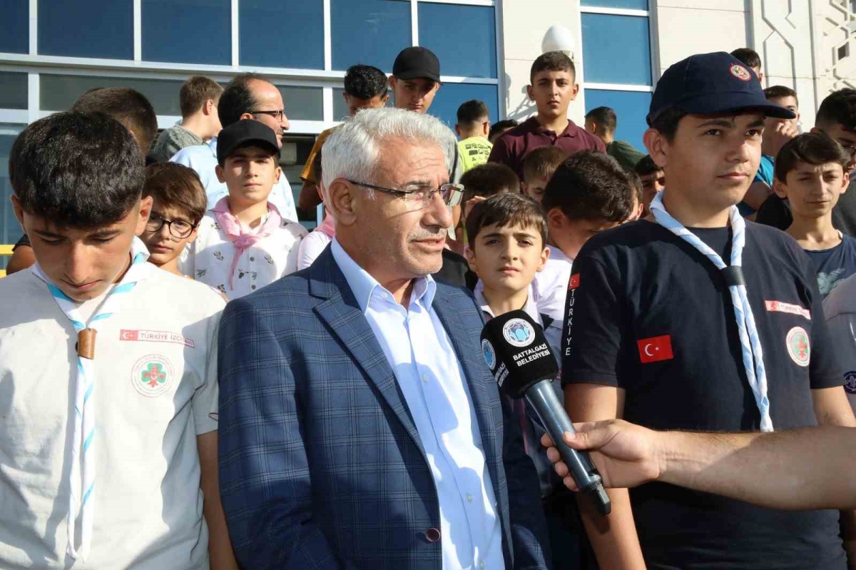 Battalgazi’de depremzede öğrencilere izcilik kampı
