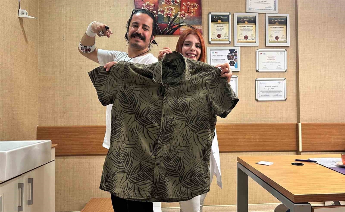 Tiyatro oyununu sergilemek için 30 günde 20 kilo verdi
