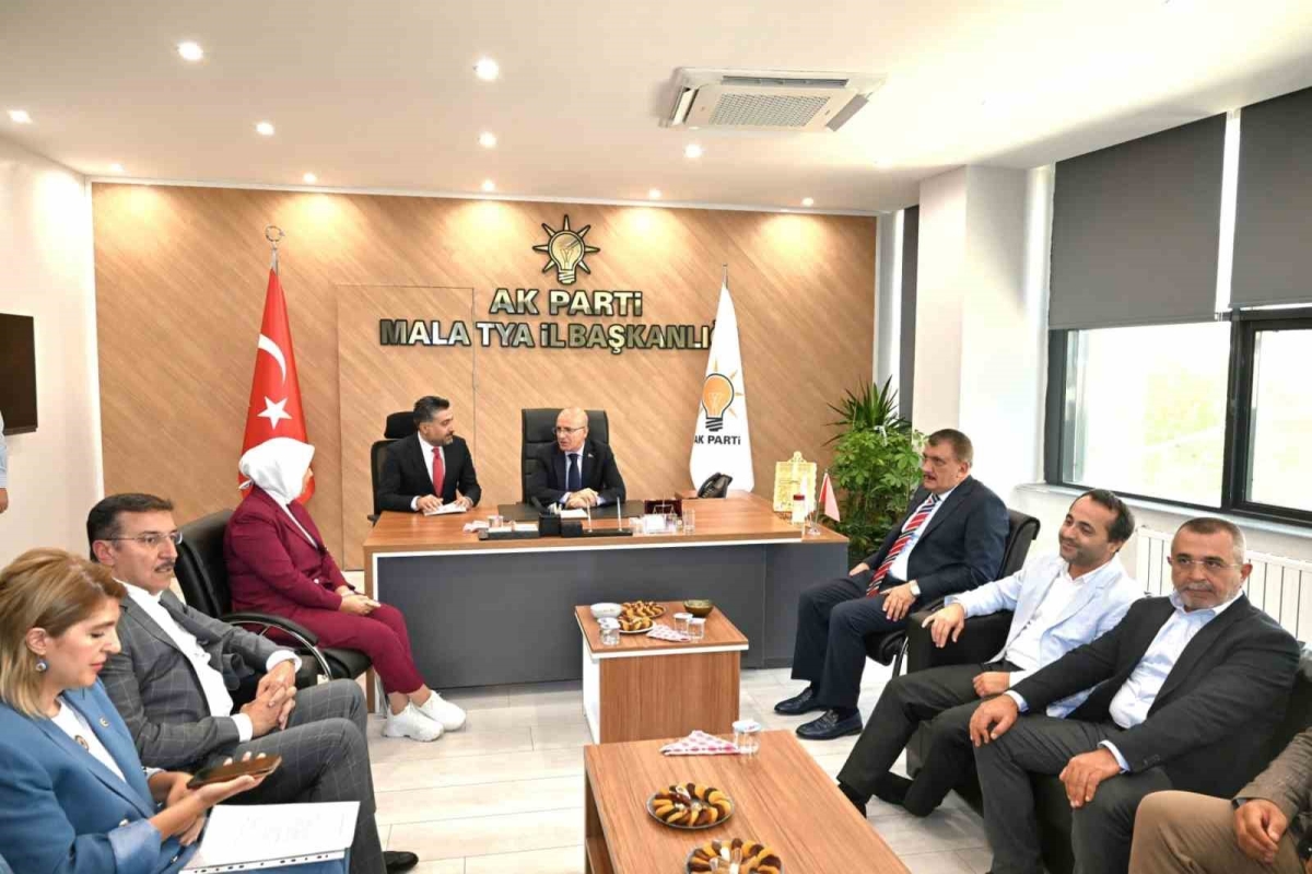 Hazine ve Maliye Bakanı Mehmet Şimşek Malatya’da incelemelerde bulundu
