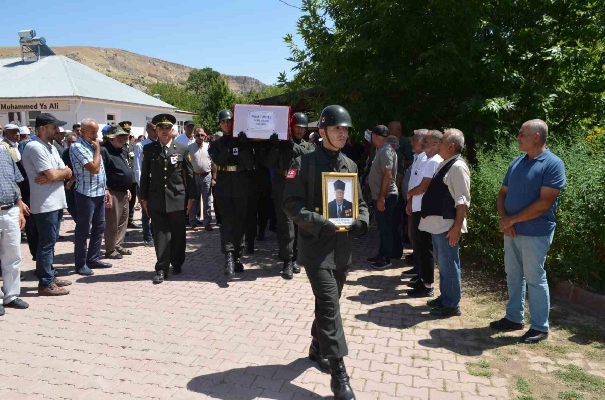 Tunceli’de hayatını kaybeden Kore gazisi son yolculuğuna uğurlandı
