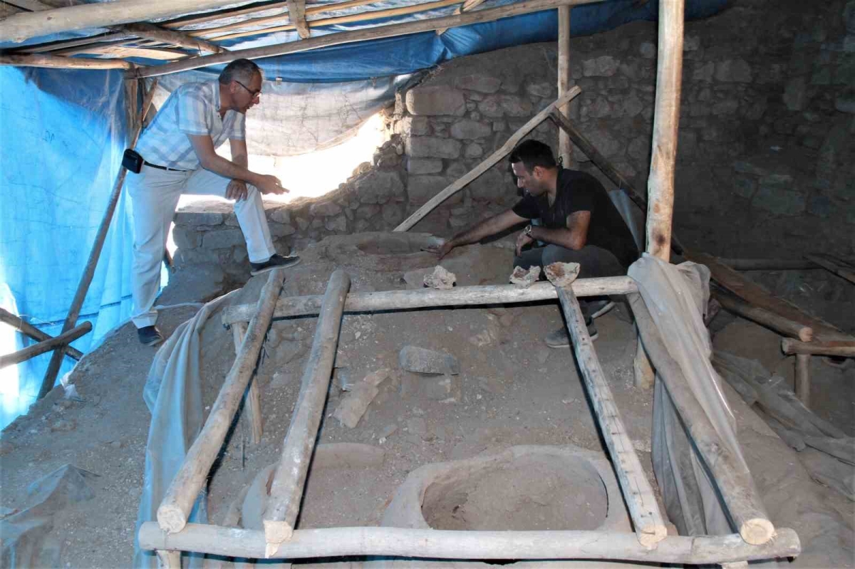 Türkiye’de benzeri yok, 700 bin yıllık metal atölyesi keşfedildi
