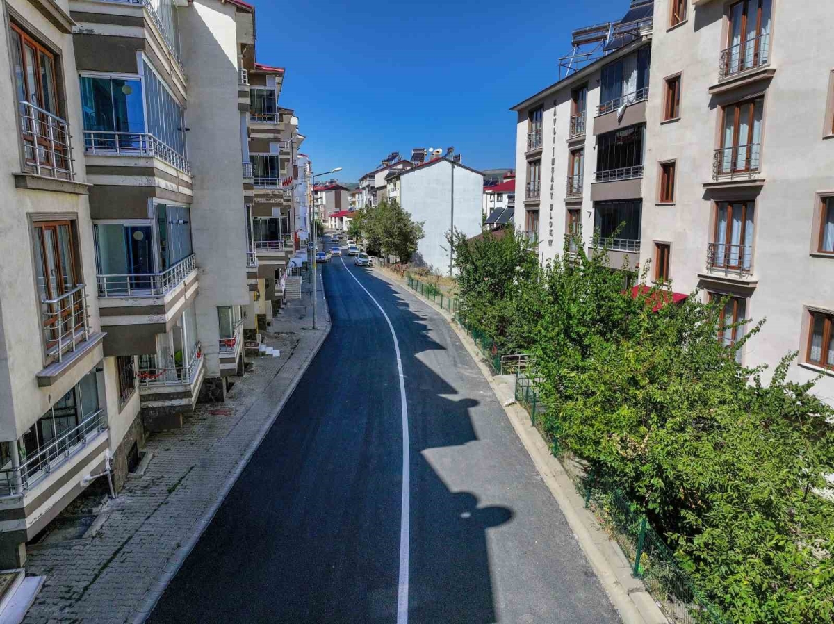Bingöl Belediyesinin asfaltlama çalışması devam ediyor
