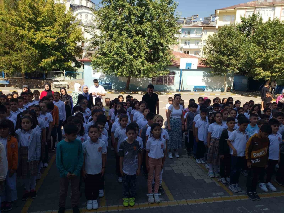 Karakoçan’da İlk Öğretim Haftası Kutlandı
