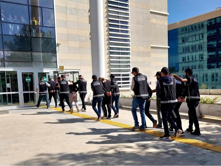 Elazığ polisinden operasyon: 5 gözaltı
