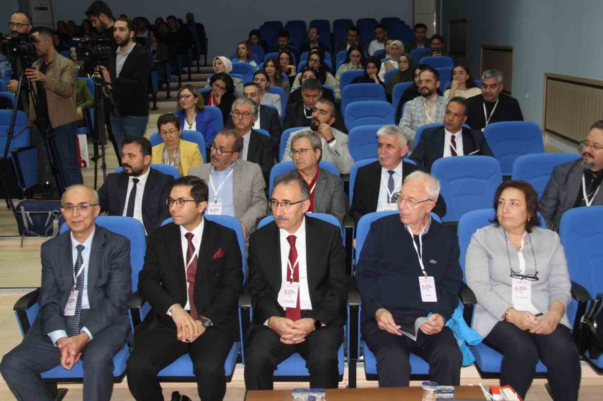FÜ’de 6’ncı Uluslararası Türkiye Türkçesi Ağız Araştırmaları Çalıştayı düzenlendi
