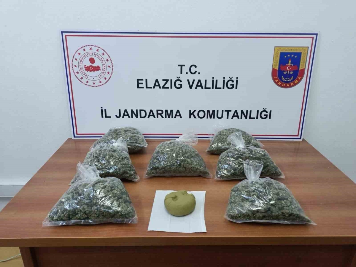 Elazığ’da uyuşturucu madde taşıyan 4 kişi tutuklandı
