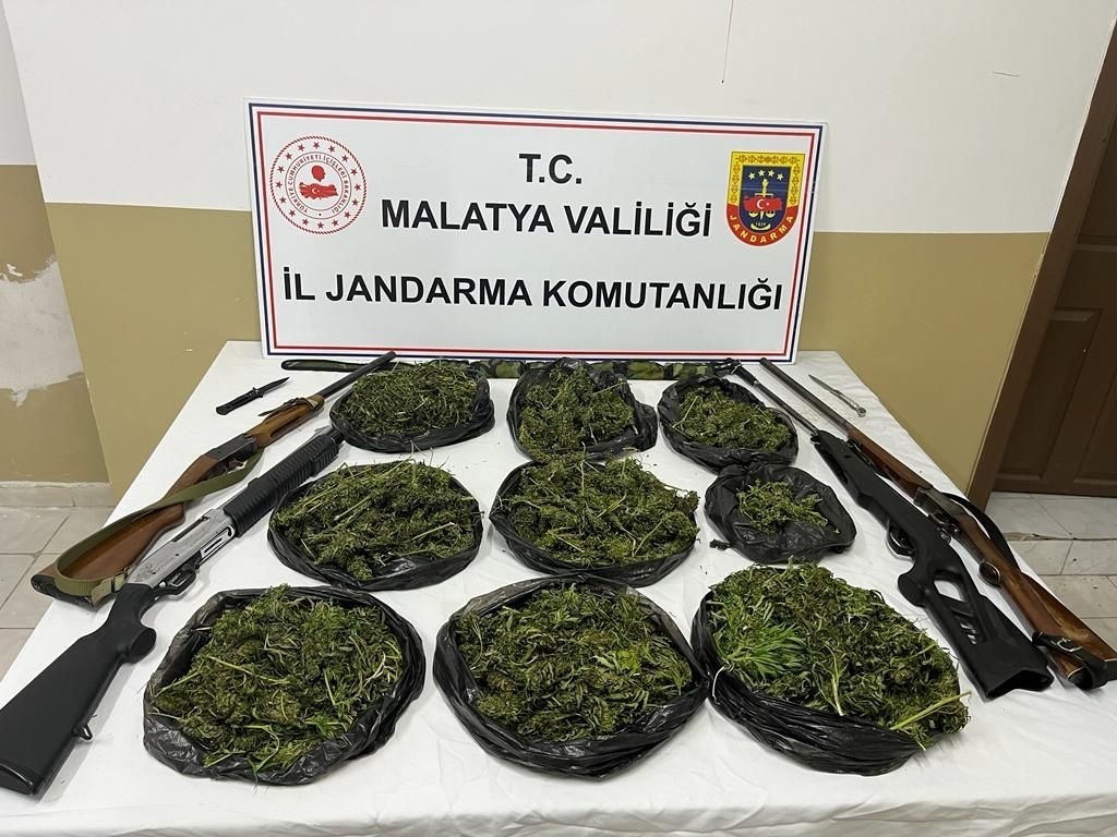 Malatya’da 5 kilo 600 gram kubar esrar ele geçirildi
