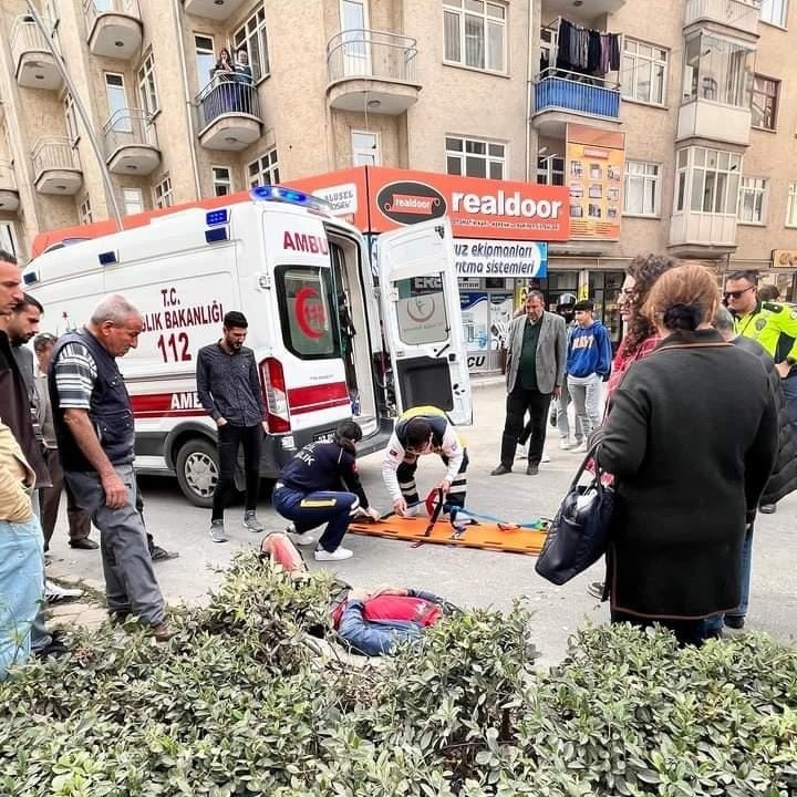 Elazığ’da motosiklet devrildi, sürücü yaralandı
