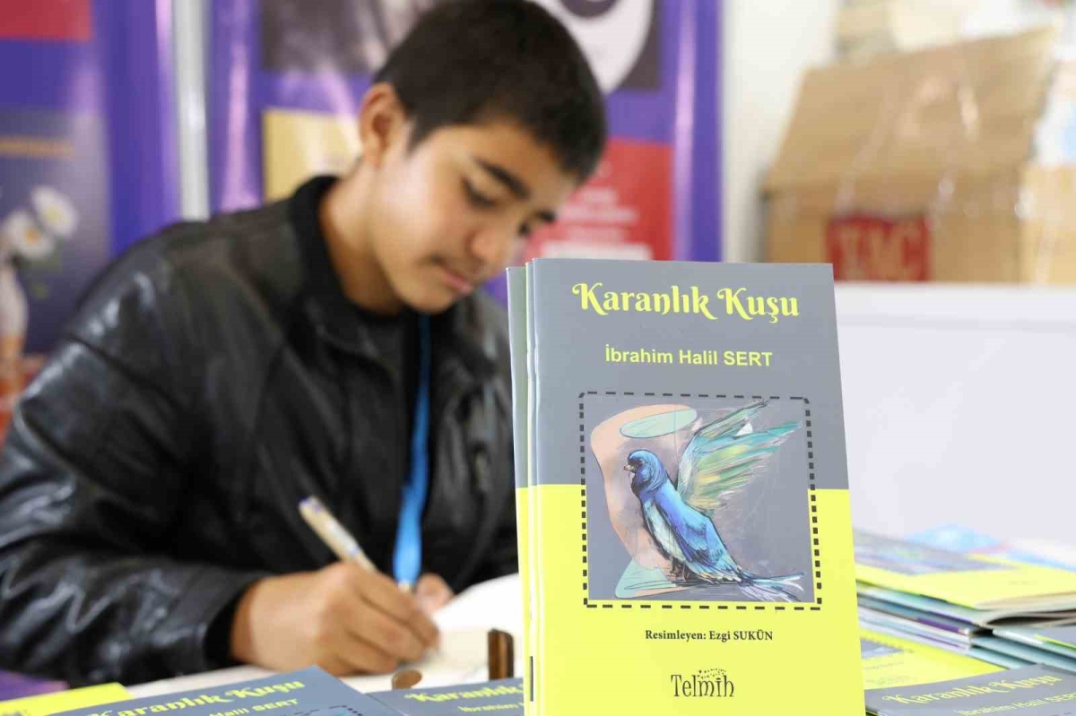 Çadır kentte 13 yaşında kitap yazdı
