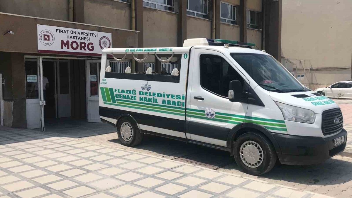 Oğluyla tartışan ve ardından yere düşen yaşlı adam hayatını kaybetti