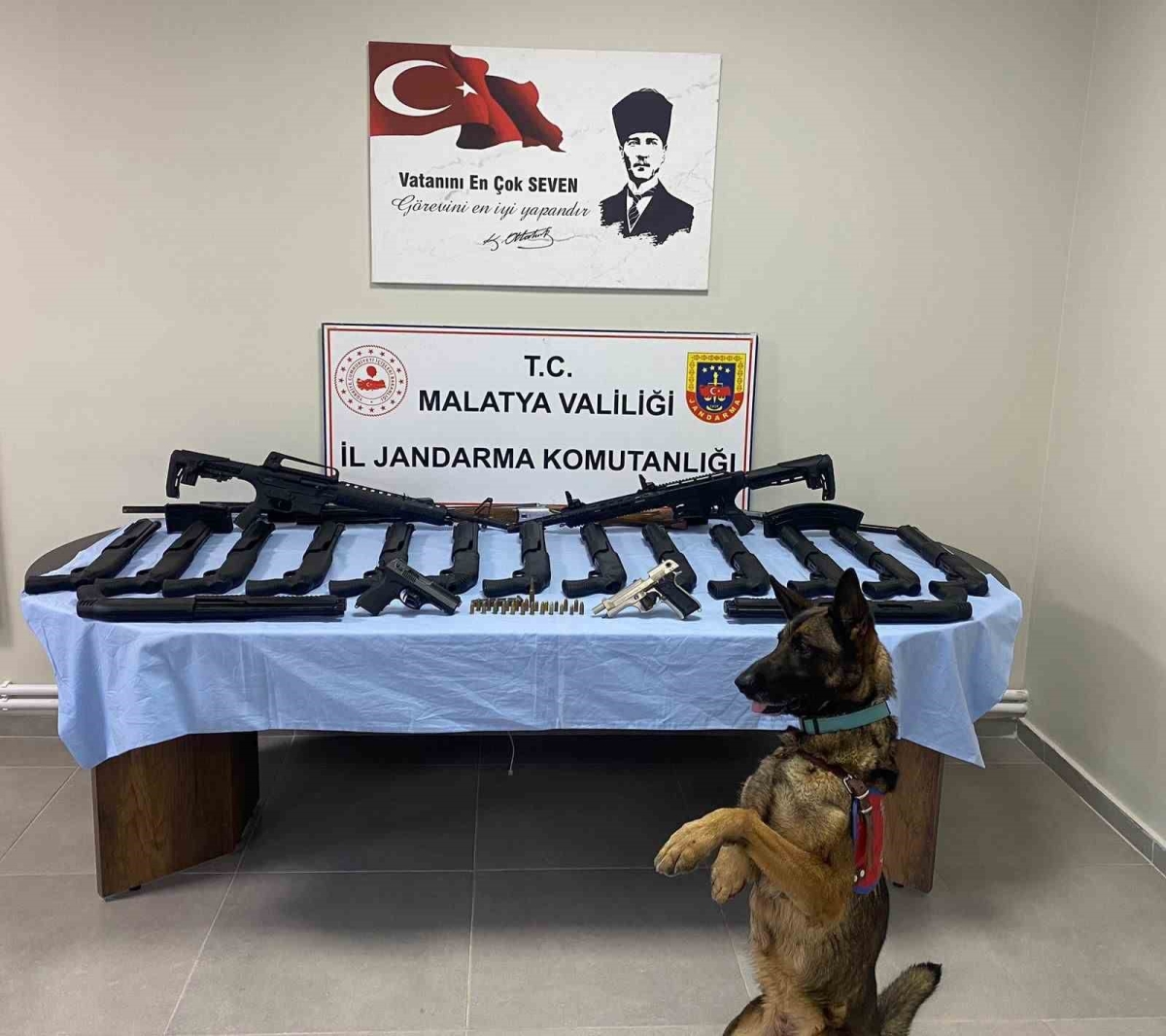 Malatya’da kaçak silah operasyonu: 3 gözaltı
