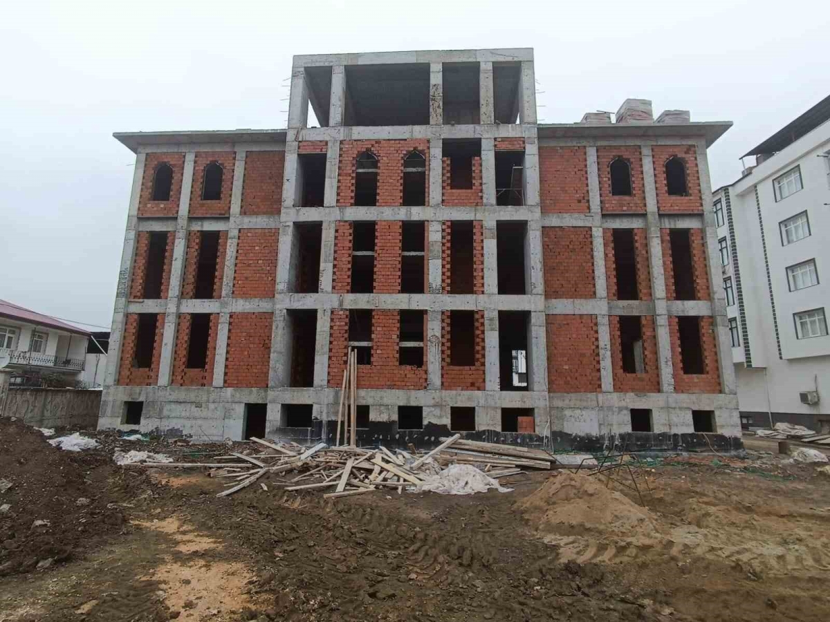 Denk bütçe üstü veren Yazıkonak Belediyesi, yeni belediye binasına kavuşuyor
