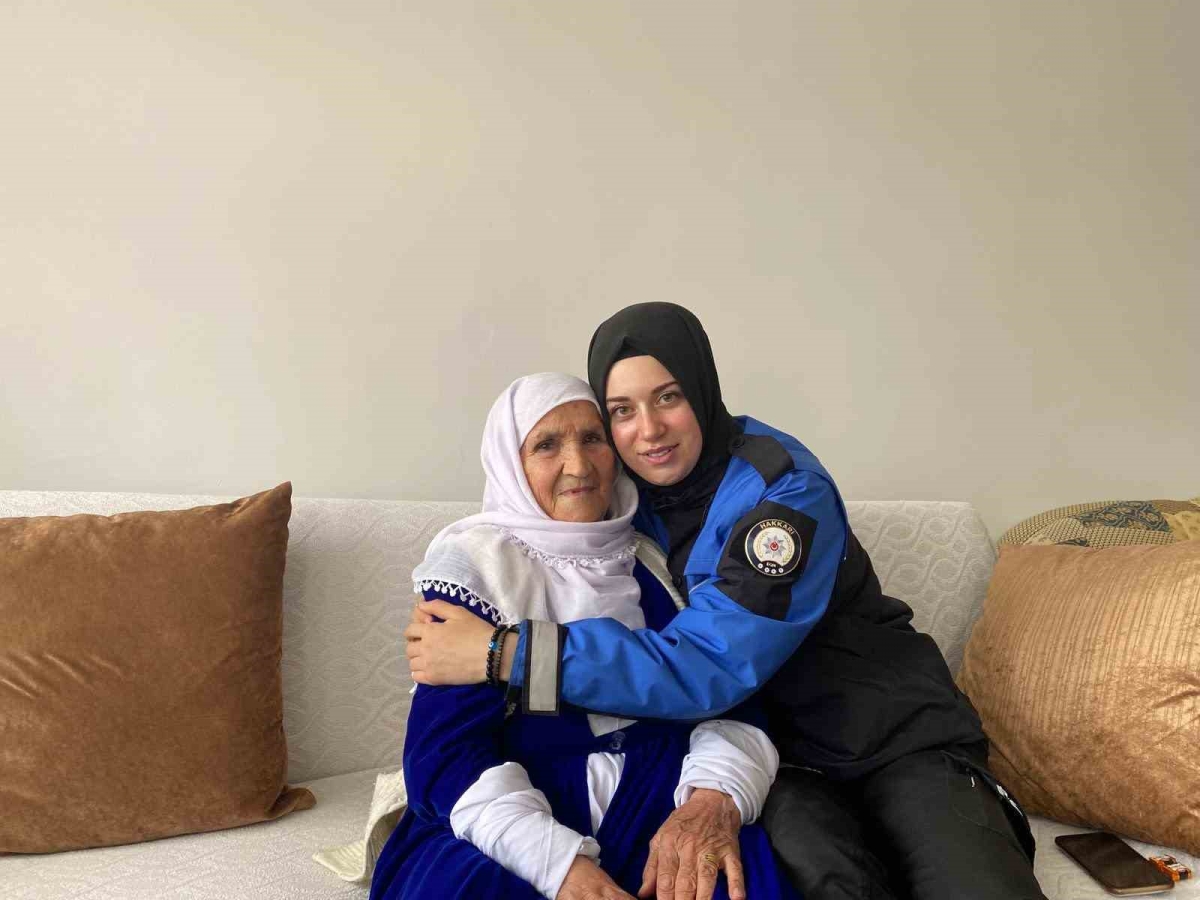 Hakkari polisinden 100 yaşındaki Zeynep nineye ziyaret
