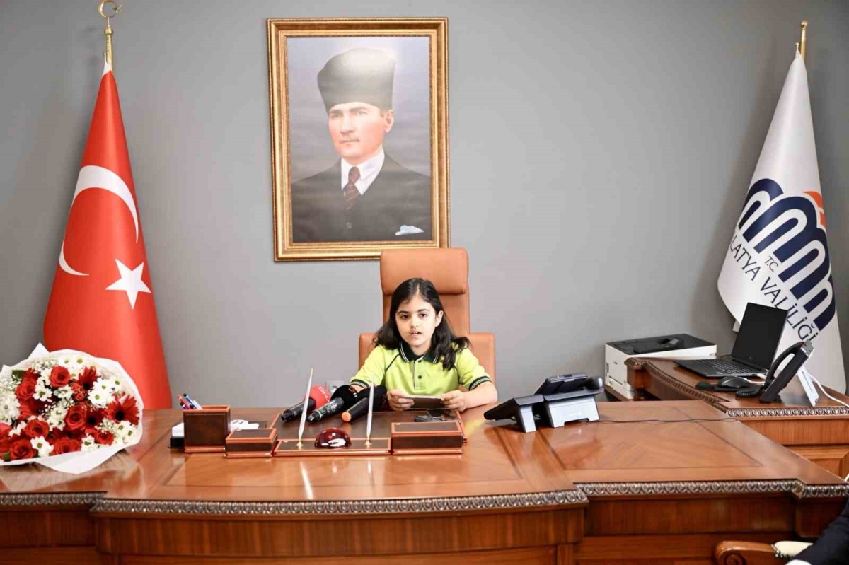 Malatya Valisi Ersin Yazıcı koltuğunu Erva Çetin’e bıraktı
