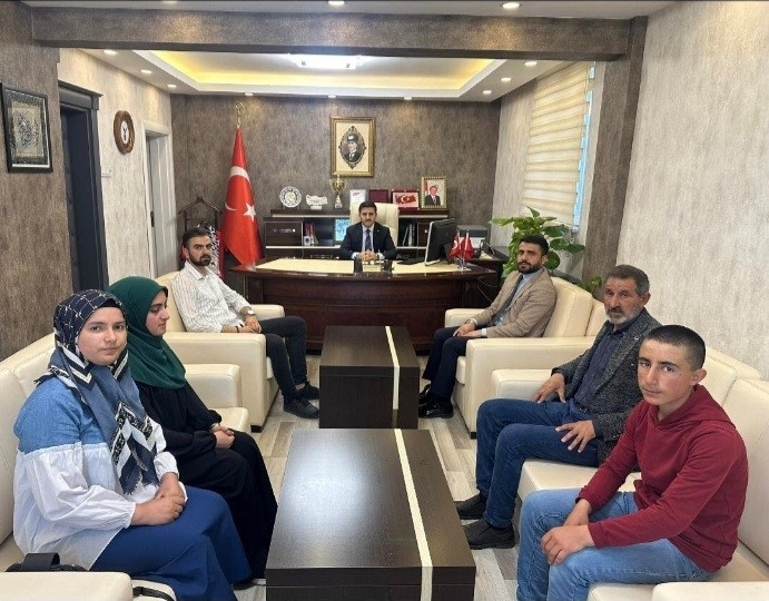 Özalplı gençler umre ile ödüllendirildi
