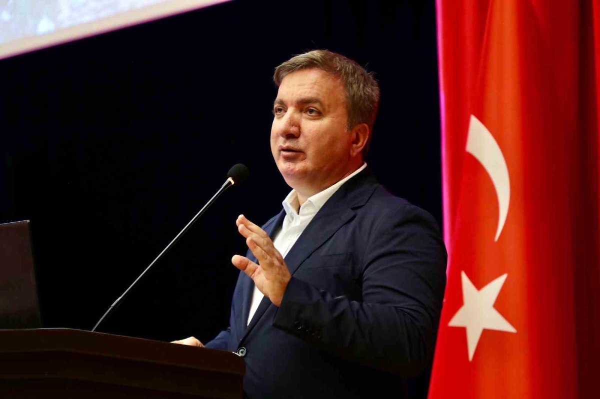 Vali Aydoğdu, il genelindeki köy ve mahalle muhtarlarıyla bir araya geldi
