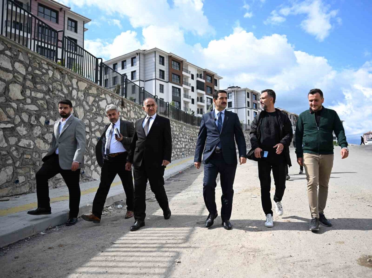 Taşkın, TOKİ çalışmalarını yerinde inceledi
