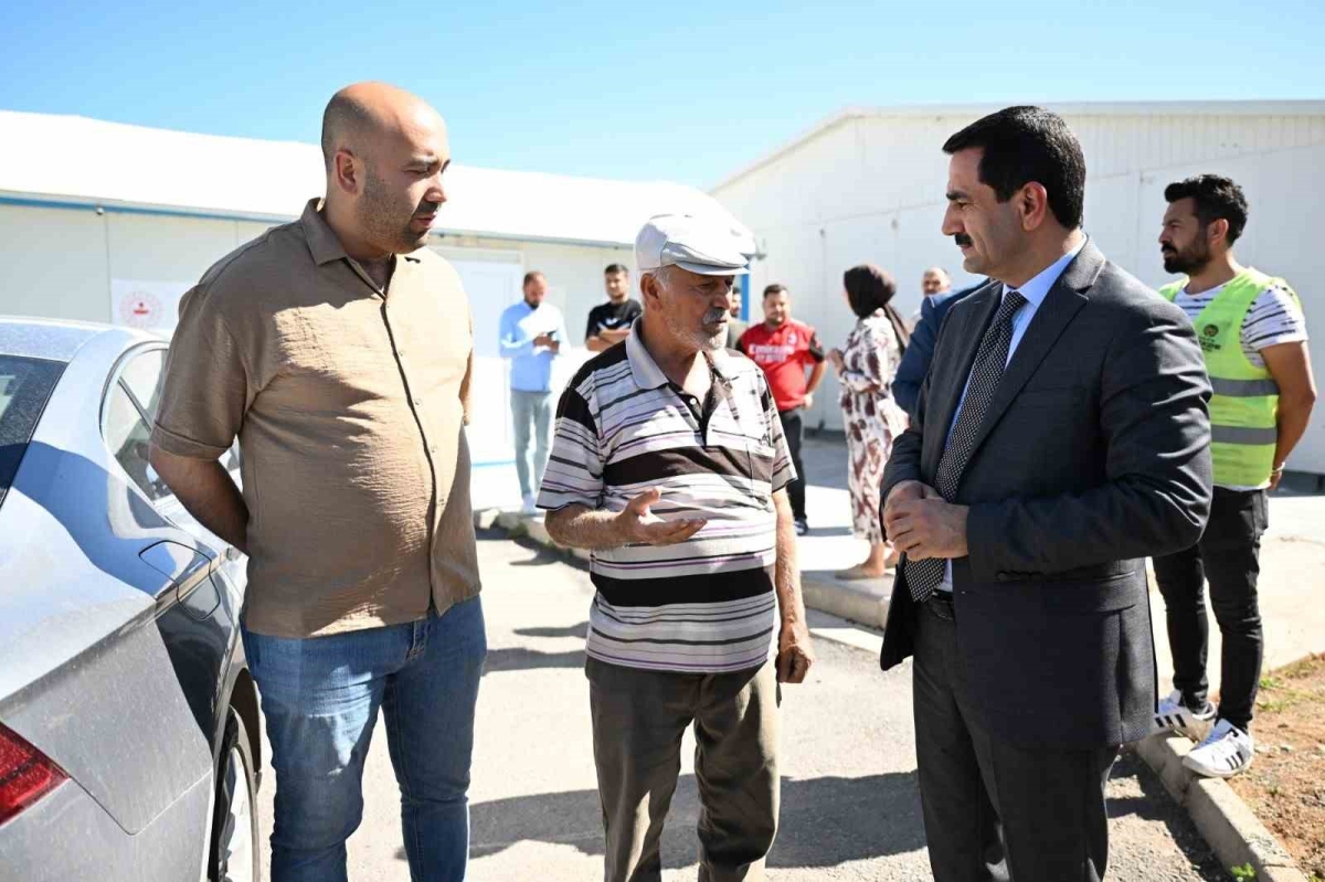 Taşkın, Acıbadem Konteyner Kent’i ziyaret etti
