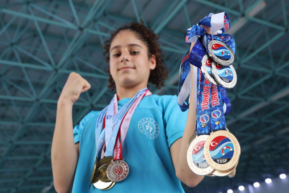 Yüzmede 130’u aşkın madalya aldılar, hedefleri dünya kupası
