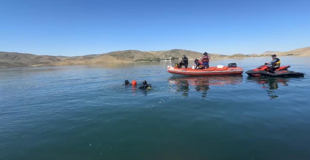 Feribottan baraja atlayan şahsın cansız bendeni bulundu
