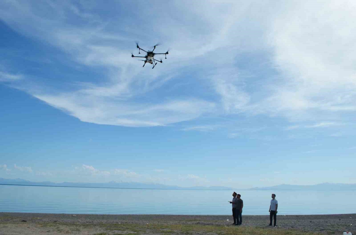 Adilcevaz’da drone ile sivrisinek ve haşerelerle mücadele

