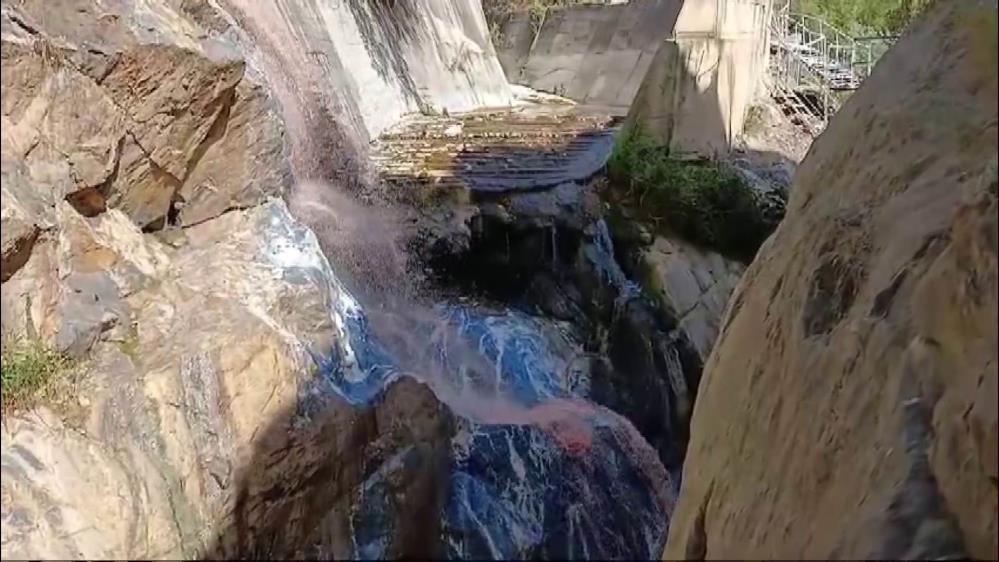 Keban’da balık işleme fabrikasının atıklarının arıtılmadan çaya döküldüğü iddiası
