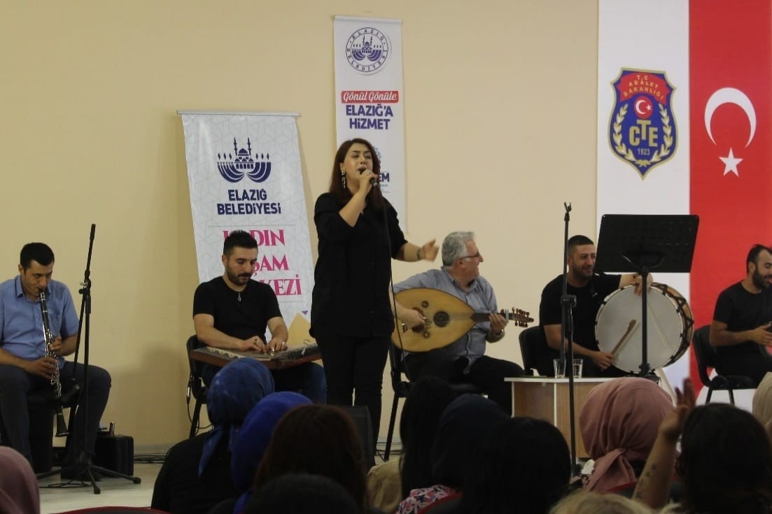 Elazığ Belediyesi, kadın hükümlüler için moral konseri düzenledi
