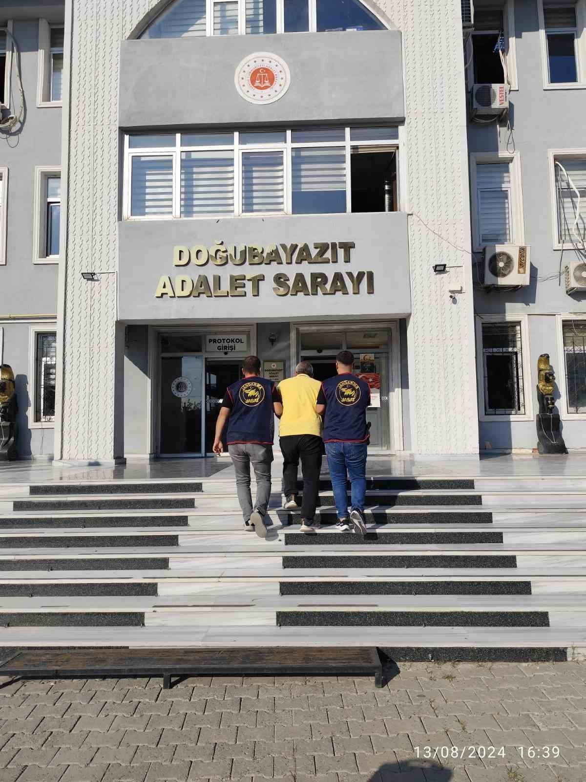 Ağrı’da 4 farklı suçtan aranan şahıs yakalandı
