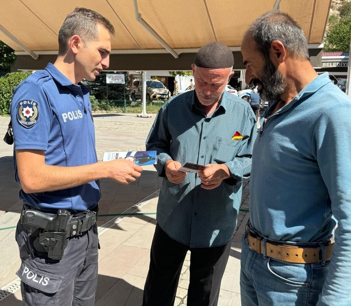 Polisten vatandaşlara sahte para ve dolandırıcılık uyarısı

