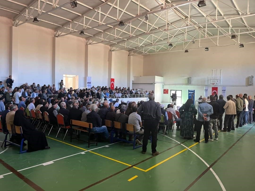 Adaklı’da 245 afetzedeye konutları kura ile verildi

