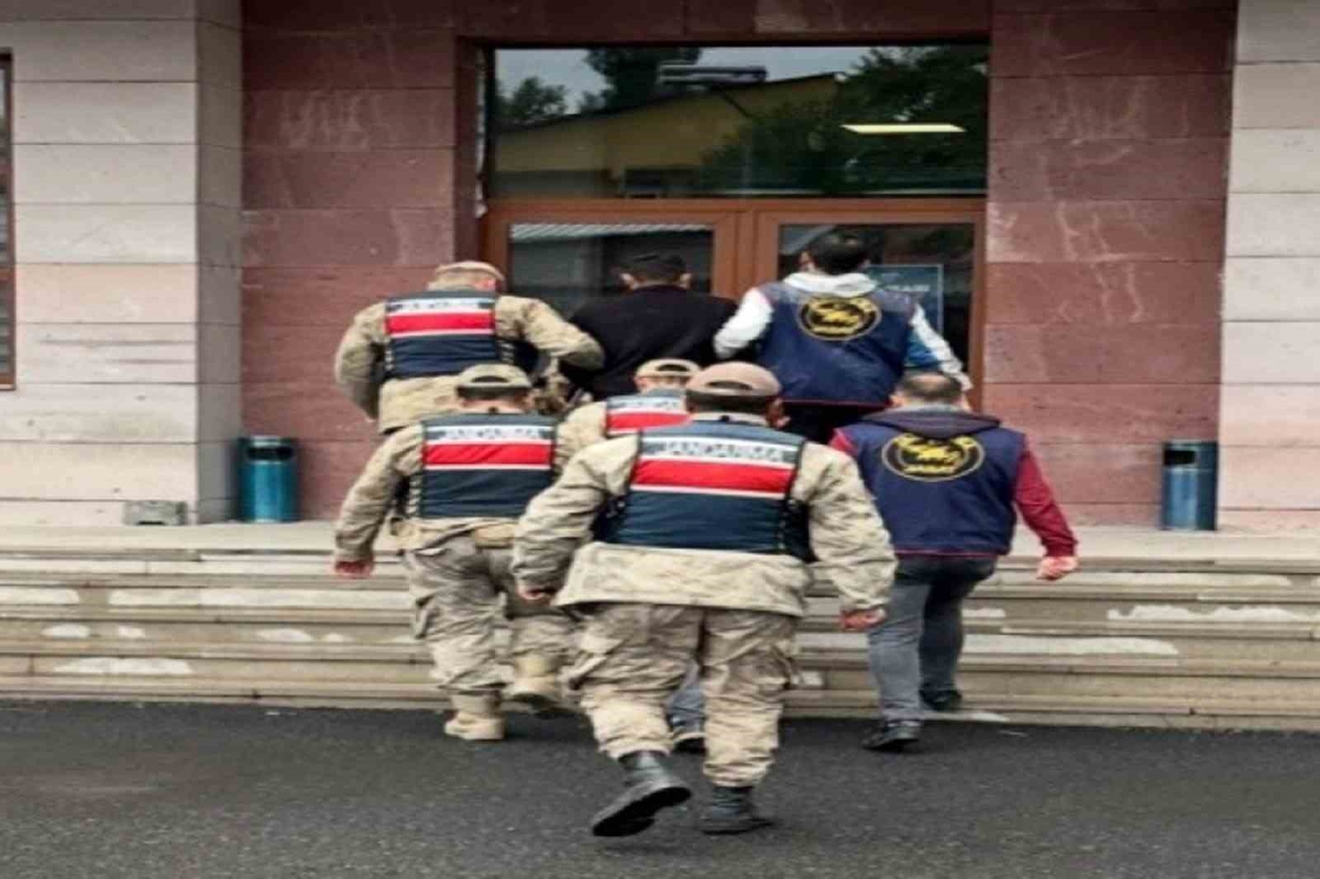 Ardahan’da JASAT ekibi 29 suçluyu yakaladı
