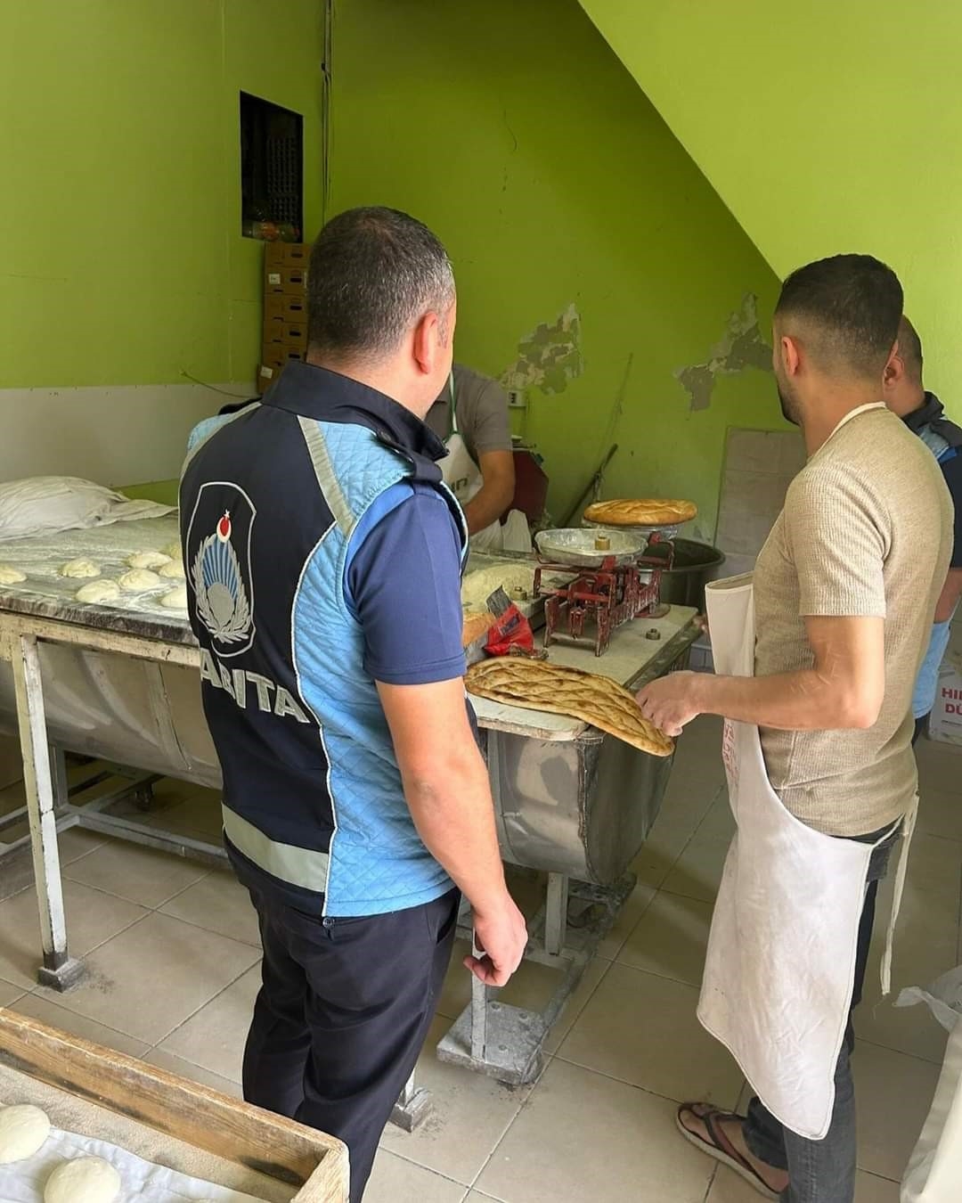 Elazığ’da zabıta ekipleri market, fırın ve kasapları denetledi
