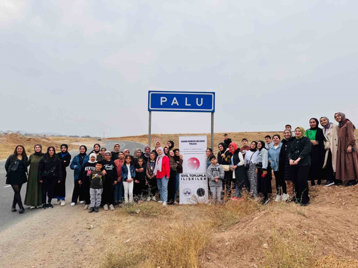 Kadınlar, Palu ilçesini gezdi
