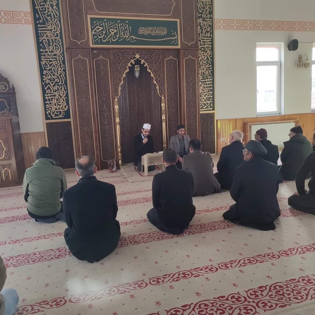 Şehit öğretmenler için dua edildi
