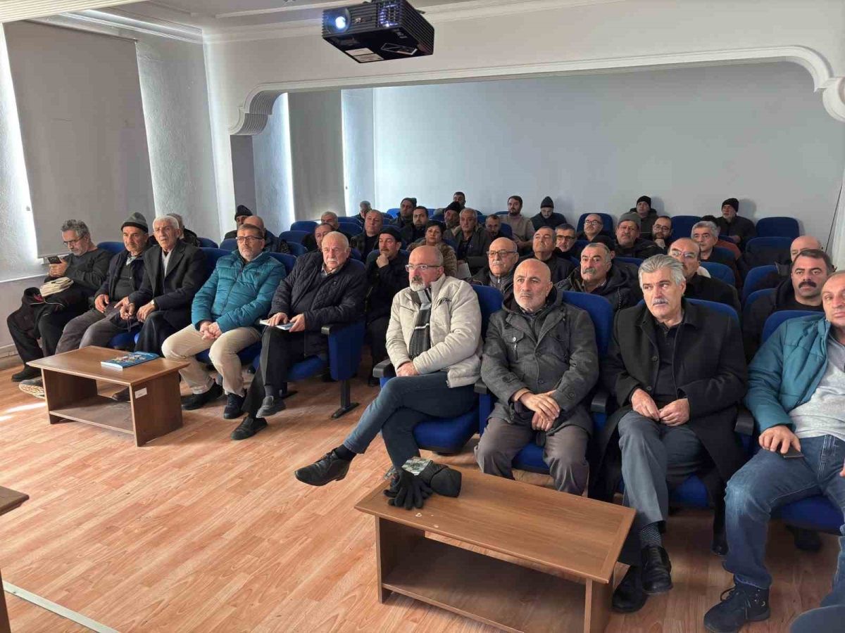 Erzincan’da budama eğitimleri başladı
