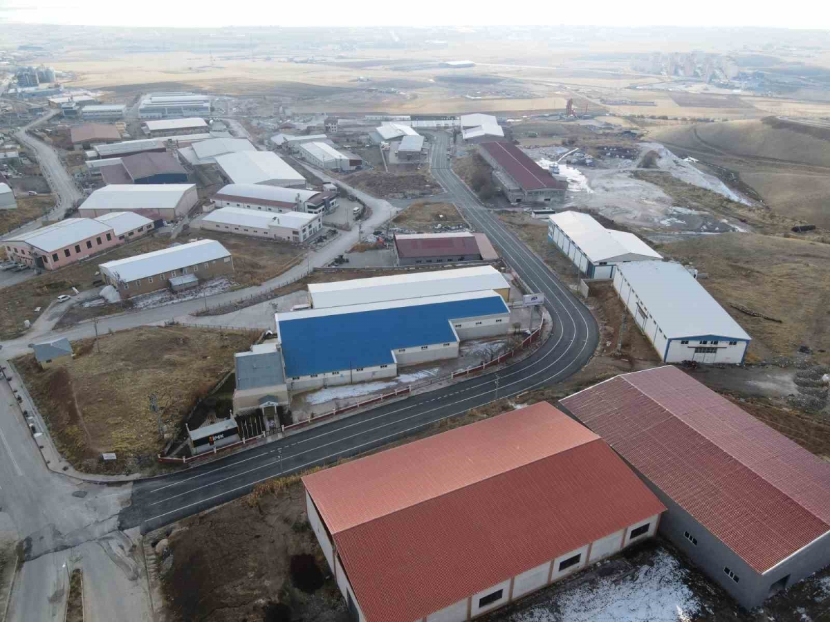 DAKA’dan Van OSB’ye asfalt desteği
