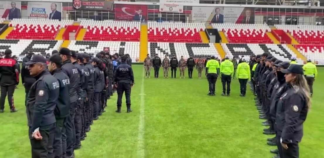 47 şehit için Erzincan emniyetinden duygu dolu paylaşım

