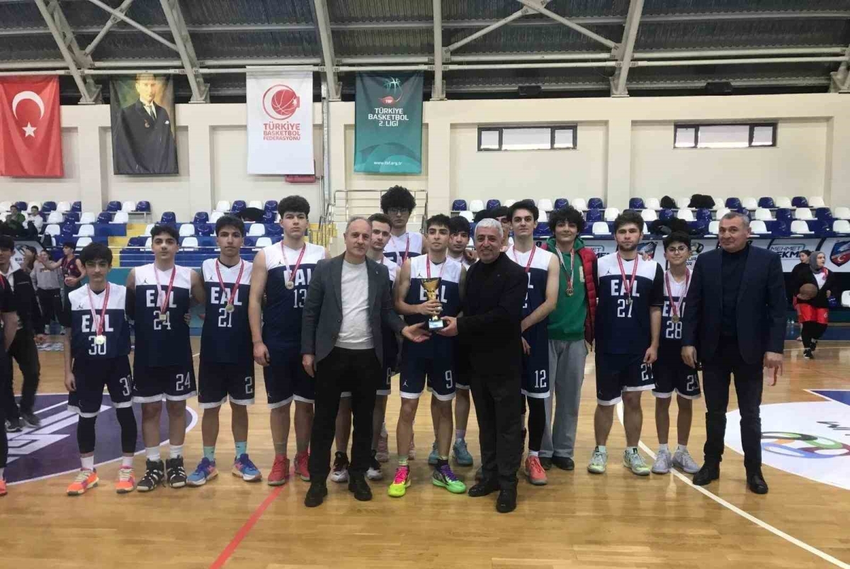 Potanın şampiyonu Erzurum Anadolu Lisesi
