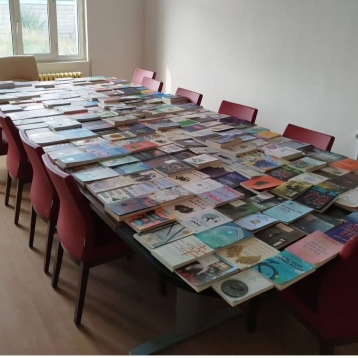 Karne sizden kitap hediyesi bizden
