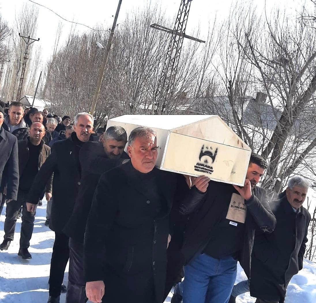 Efendi Güvercin, son yolculuğuna uğurlandı
