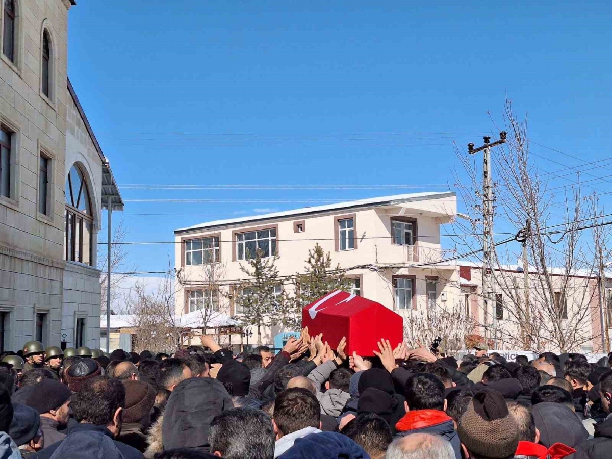 Kazada vefat eden asker toprağa verildi
