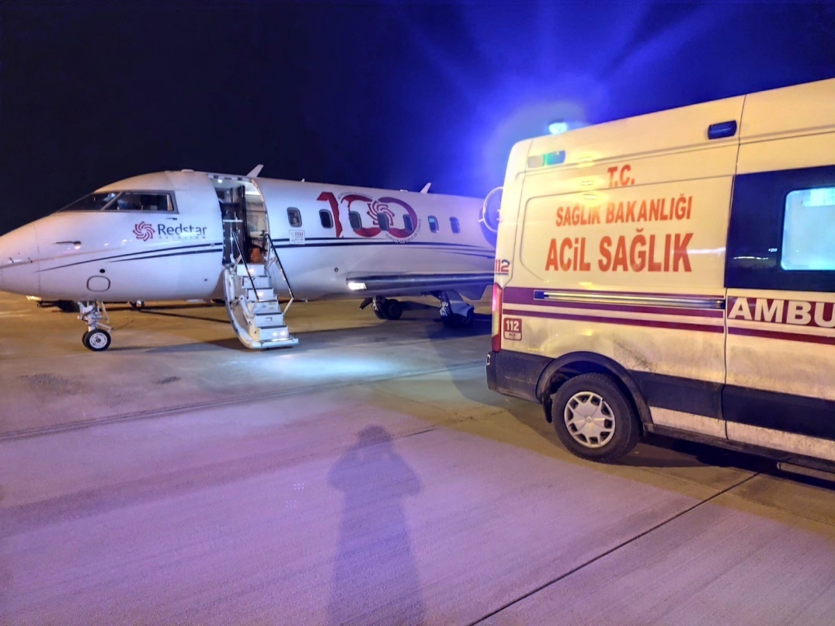 Kalp hastası çocuklar için uçak ambulans havalandı
