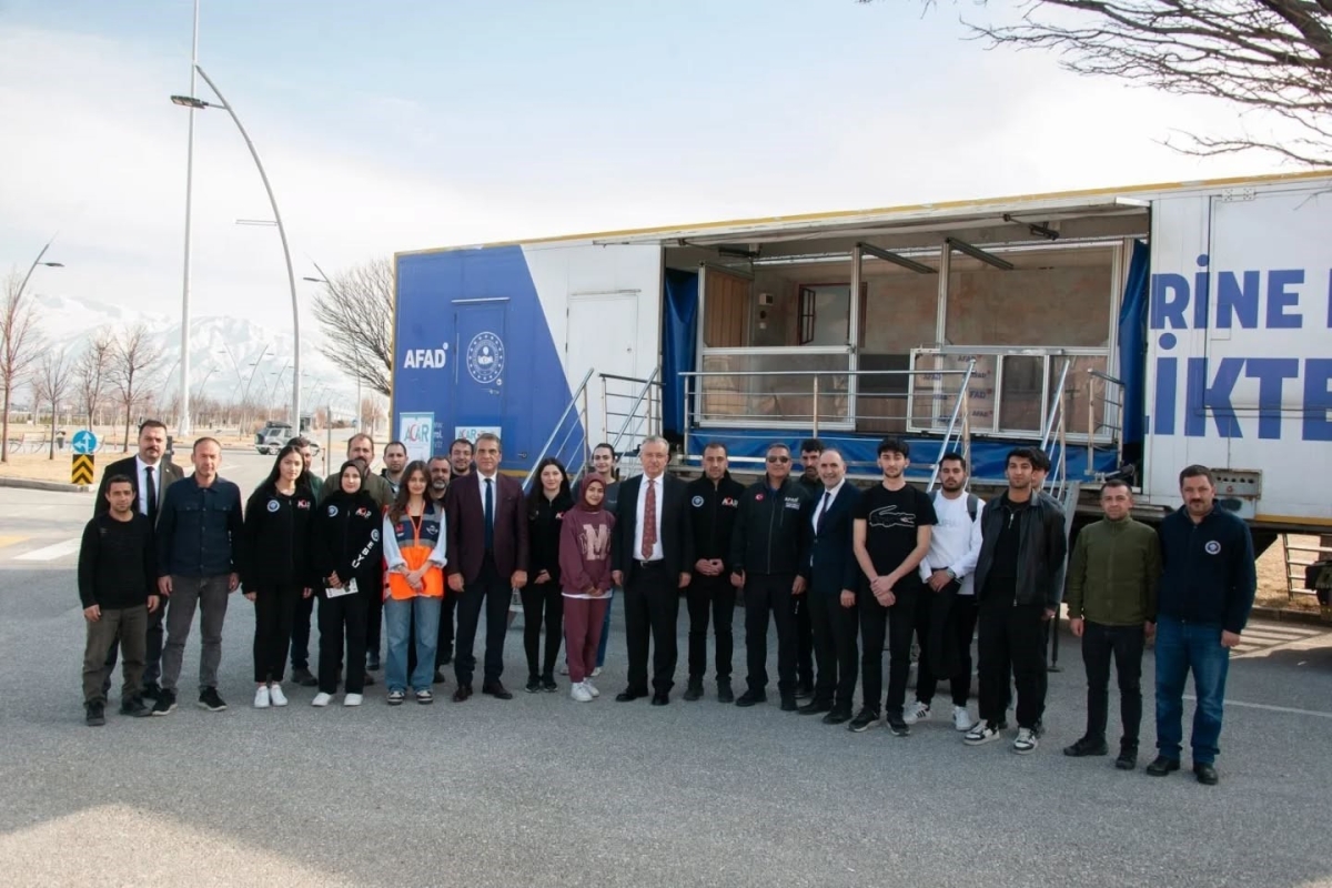 Deprem Simülasyon Tırı EBYÜ’de
