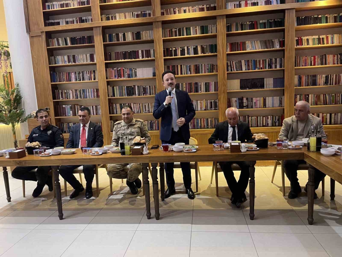 Malazgirtli muhtarlar iftar yemeğinde buluştu
