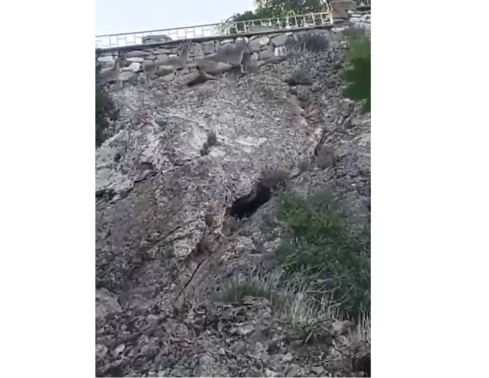 Sarp kayalıkların usta ismi bu kez tehlike saçtı
