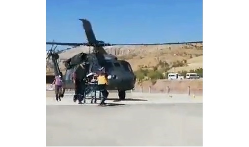 Yaralı askeri helikopter ile Elazığ’da hastaneye yetiştirildi   