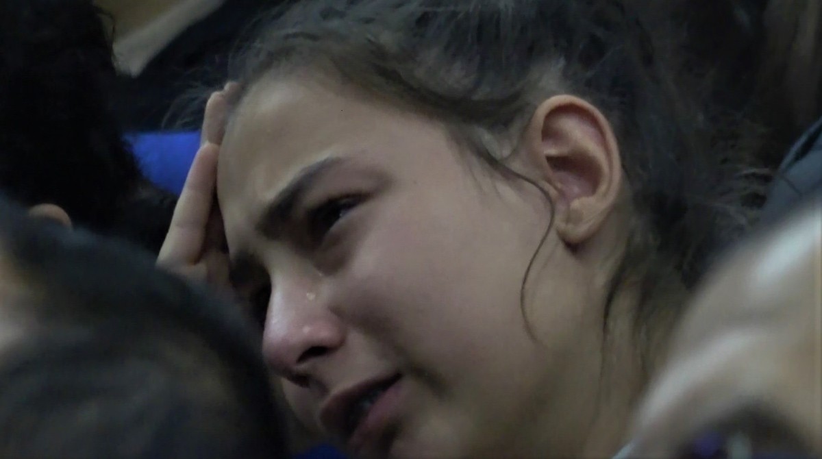 10 Kasım programında öğrenci hüngür hüngür ağladı   