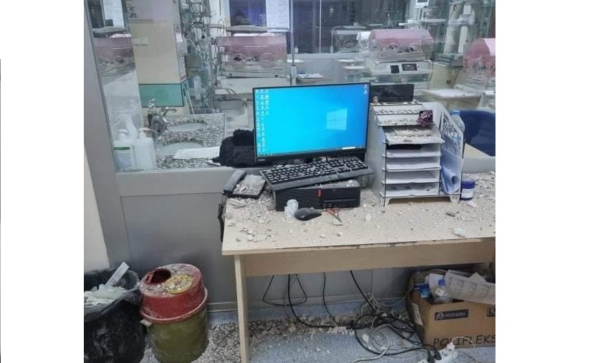 7.4'lük depremde Fırat Üniversitesi Hastanesinde sıva çatlakları oluştu   