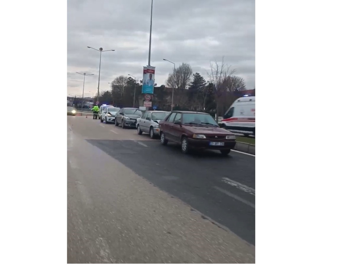 Elazığ’da zincirleme trafik kazası 